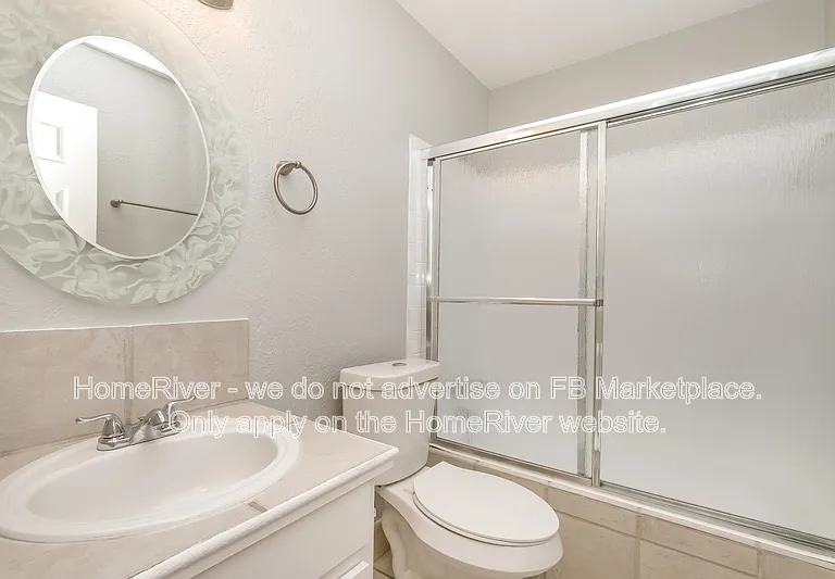 1628 Arizona Ave NE — Photo 8