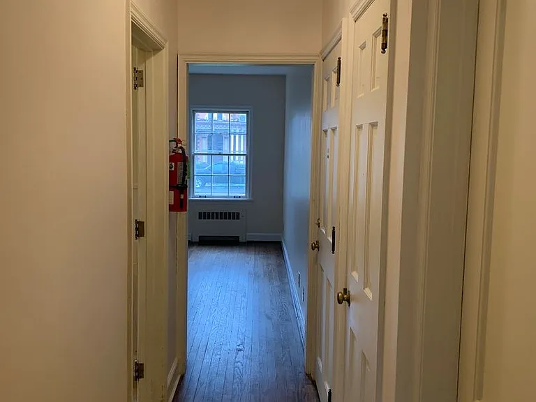 115 W Water St — Photo 2