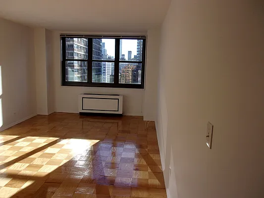 Rented by Carlyle Property Management | media 1