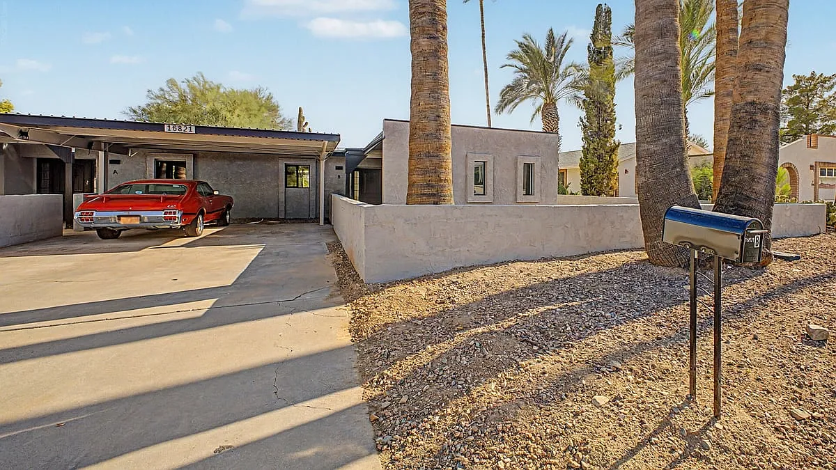 16821 East Ibsen Drive Unit B — Photo 2