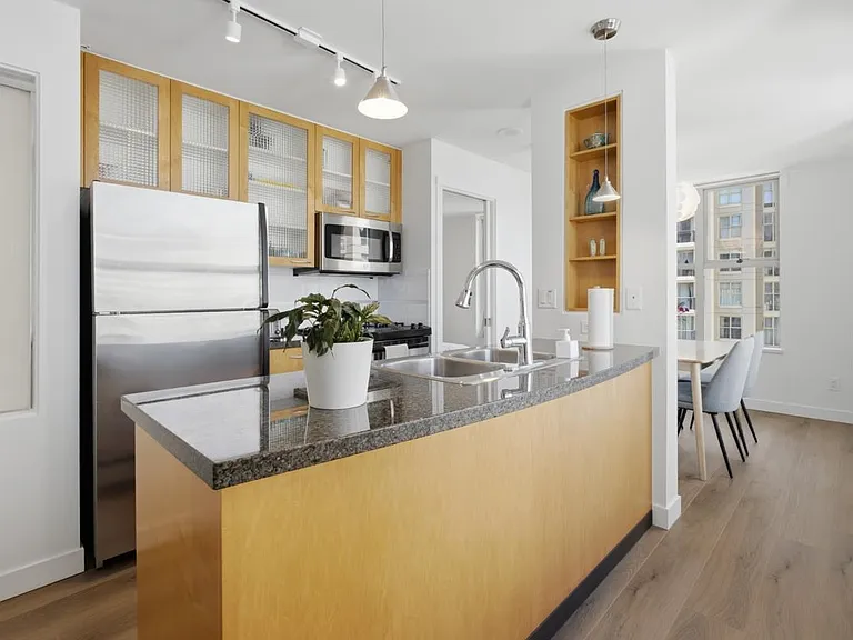 969 Richards St #1402 — Photo 2