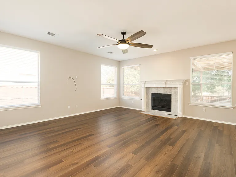 405 Mimosa Dr — Photo 9