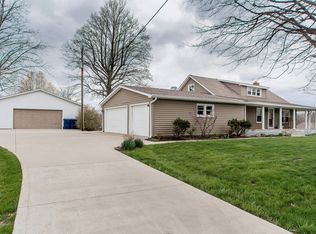 5744 W Smokey Row Rd, Greenwood, IN 46143