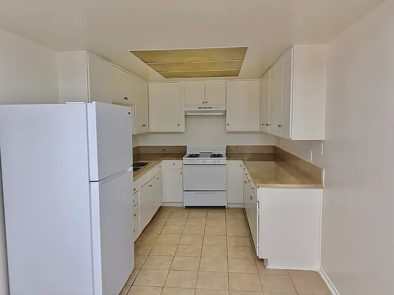 11058 Cantlay St #2 — Photo 6