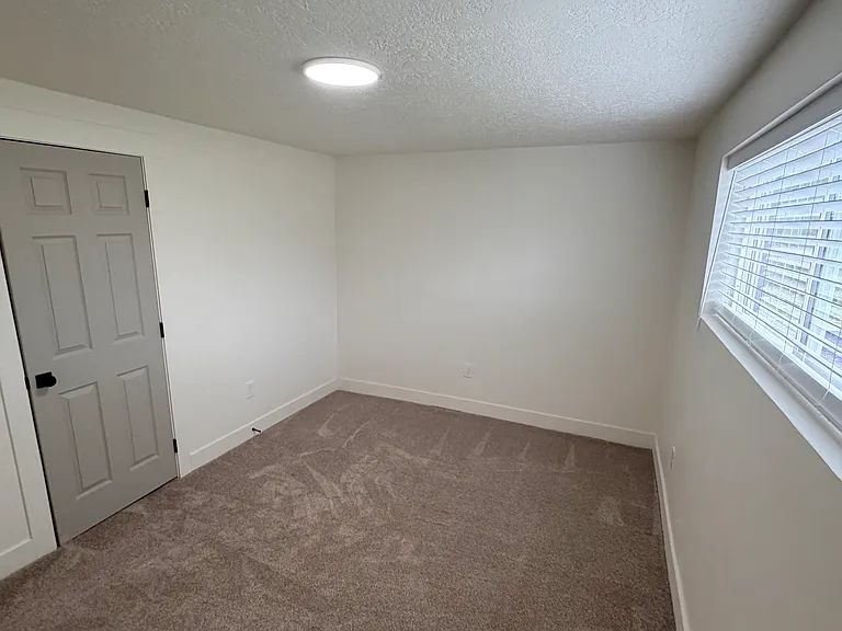 6531 S 3795 W — Photo 8