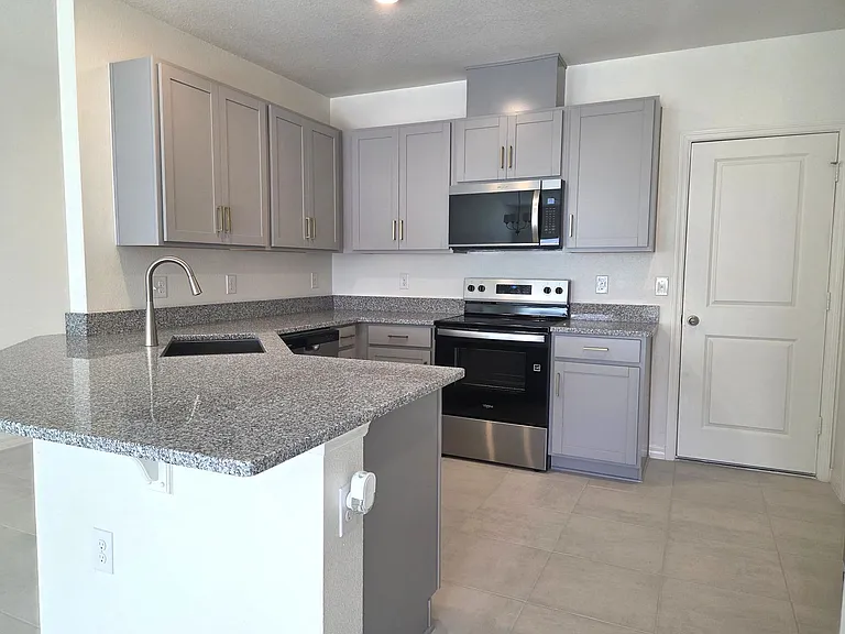2779 Raindrop Run St — Photo 7