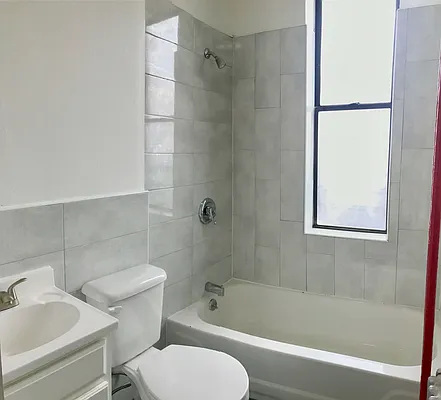 Rented by Zjama Realty Corp | media 18