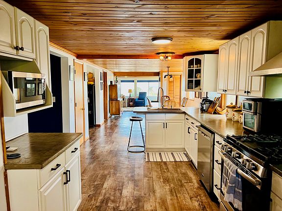 4th image of 356 Killarney Beach Rd