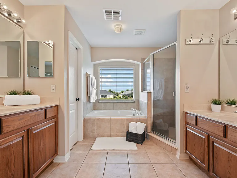 12713 Grovehurst Ave — Photo 18