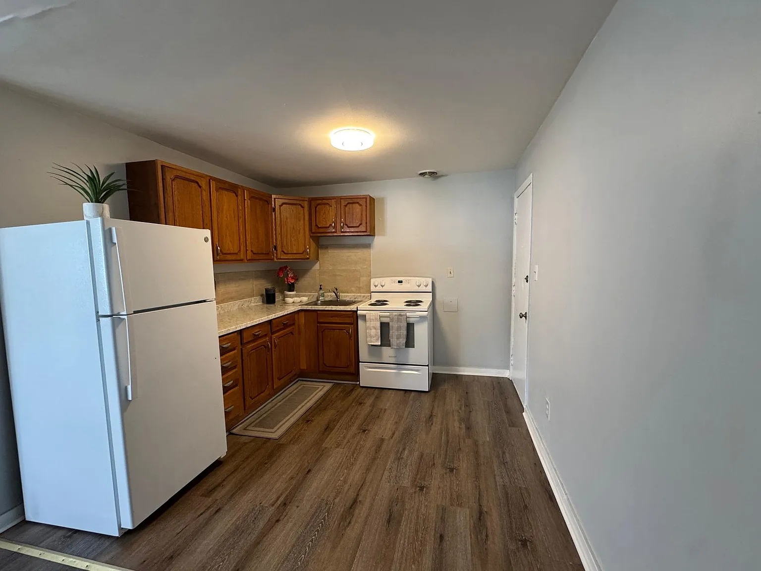 2 bed, $1,275 — Photo 3