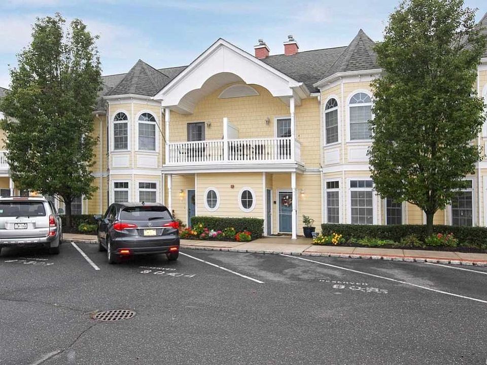 1st image of 806 Emily Dr
