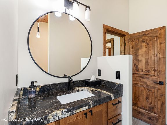 4th image of 347 Alpine Meadow Loop