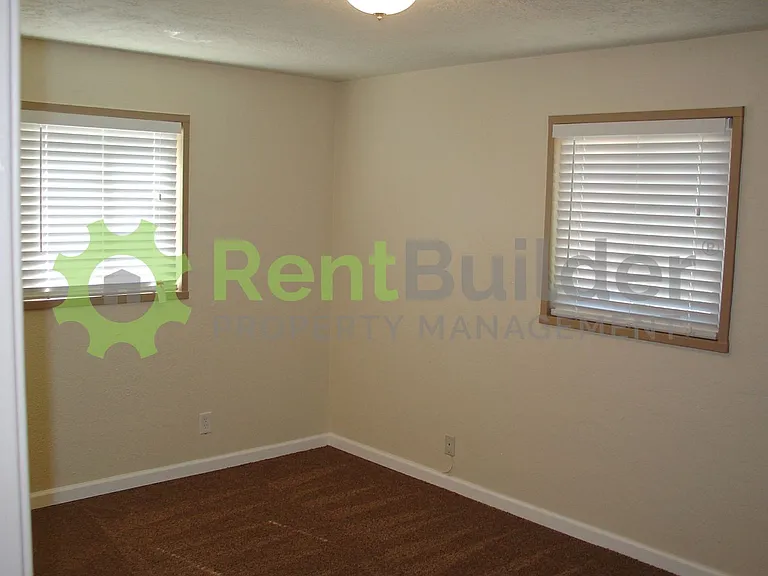 9801 Snow Heights Blvd NE — Photo 7