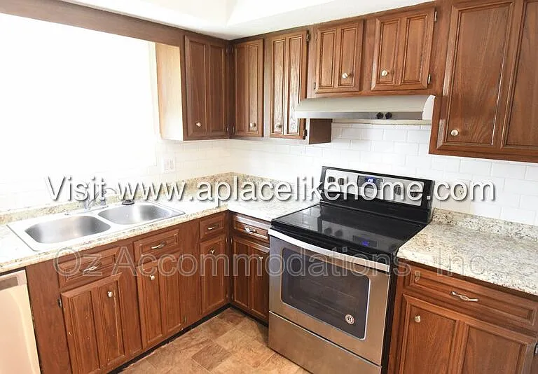 1428 NW 64th Ter — Photo 13