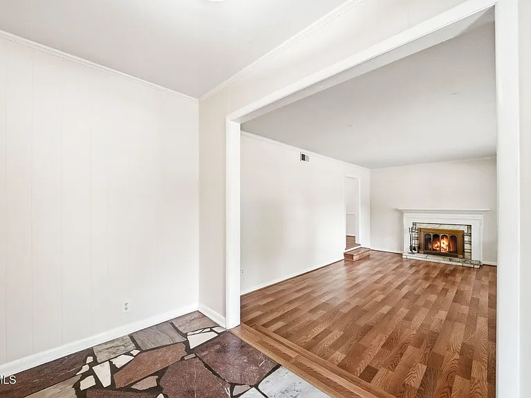 808 Chippendale Rd — Photo 33