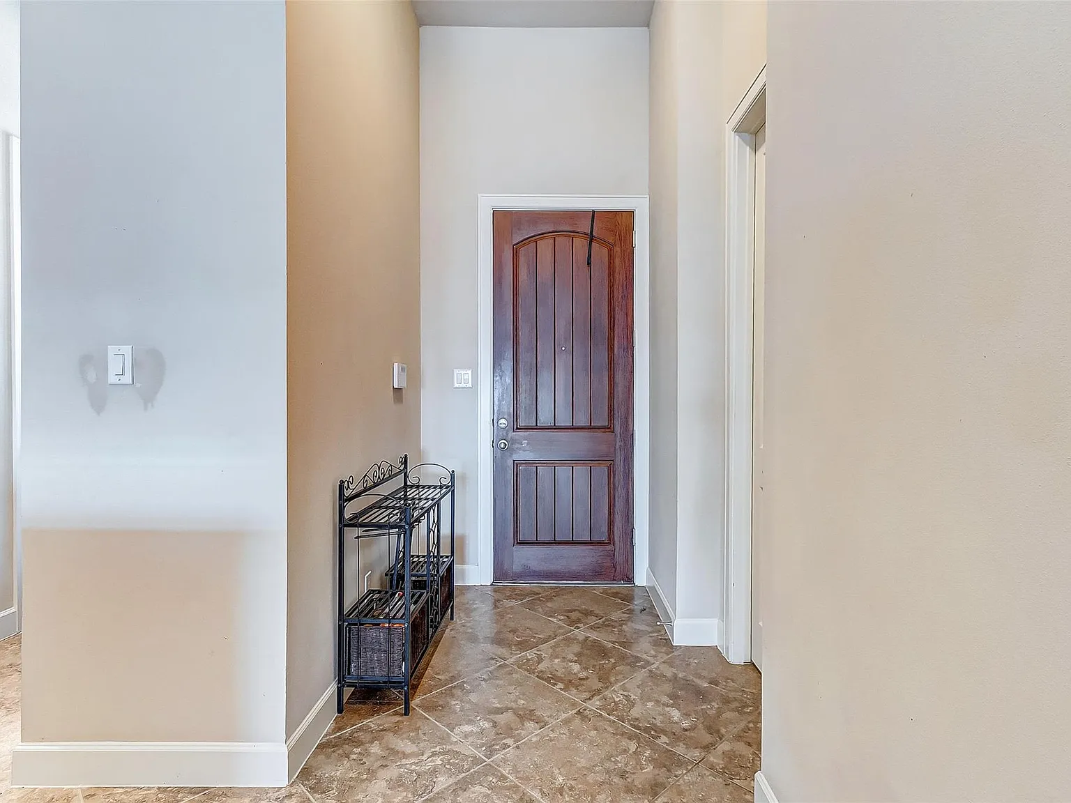 2 bed, 1.0 bath, 1354 sqft, $1,950 — Photo 3