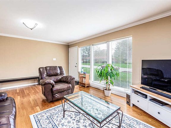 2nd image of 759 Wenneker Dr