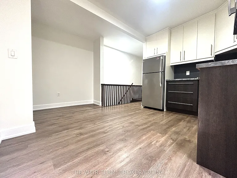 35 Rushbrooke Ave #UPPER — Photo 3