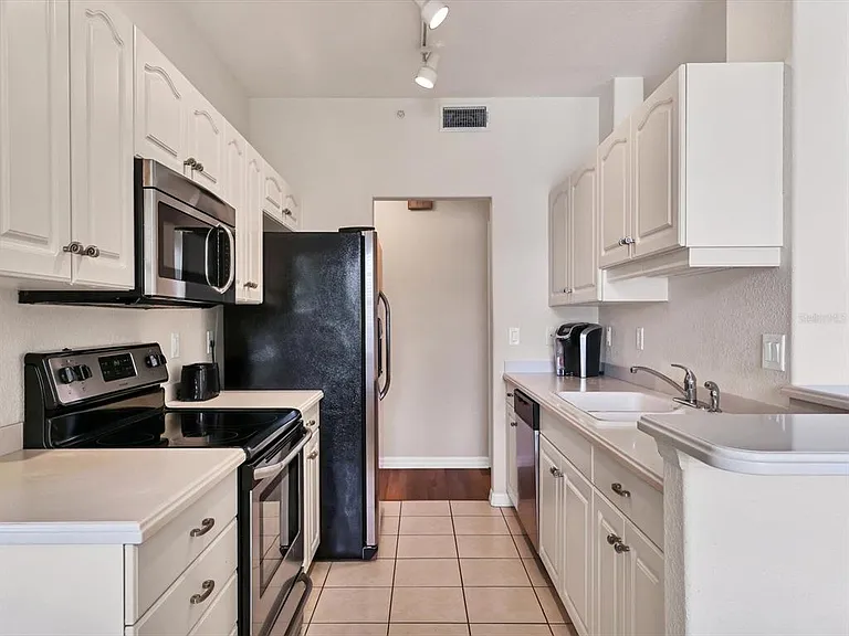150 L Pavia Blvd #13 — Photo 10