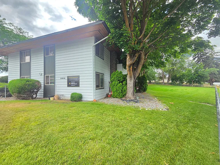 3315-3317 W Bismark Ave — Photo 31
