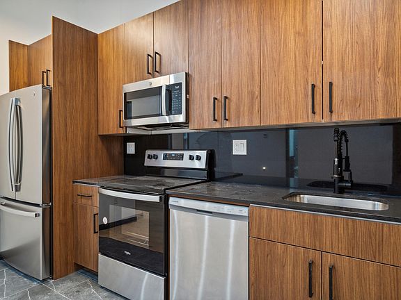 4th image of 212 Church St #4