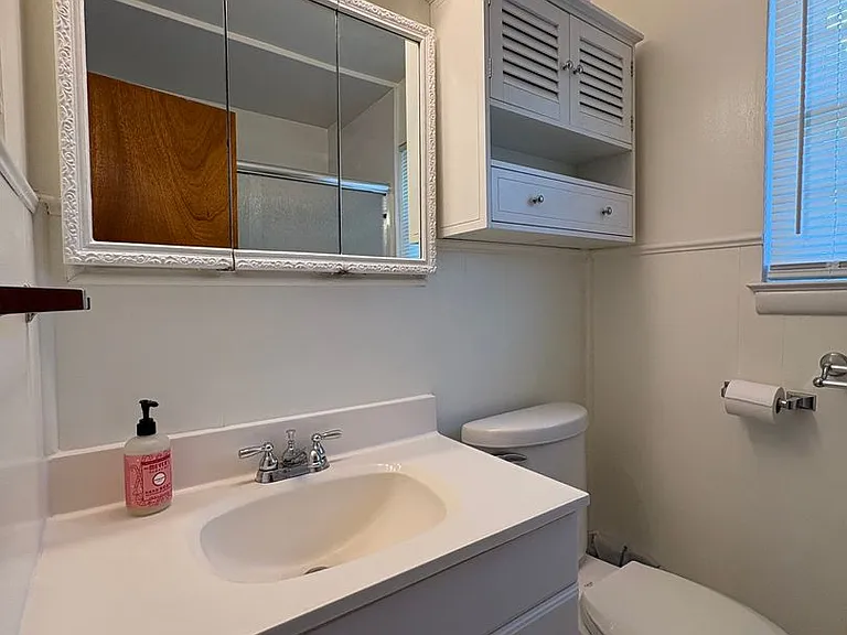 7326 President St — Photo 9