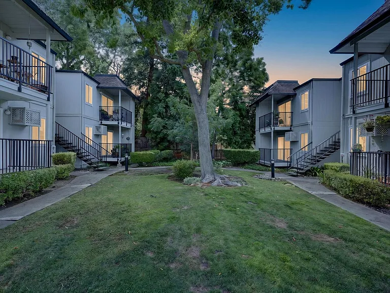 1598 Sunnyvale Ave #11 — Photo 2