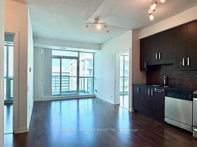17 Anndale Dr #Penthouse 201 — Photo 2