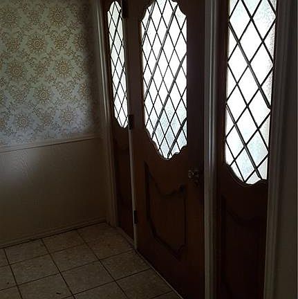 3rd image of 3817 Shady Hollow Ln