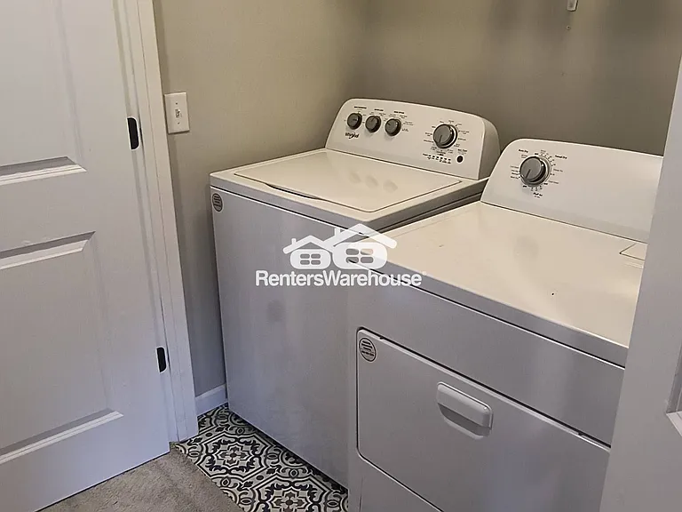 1105 Farrier Rd — Photo 36