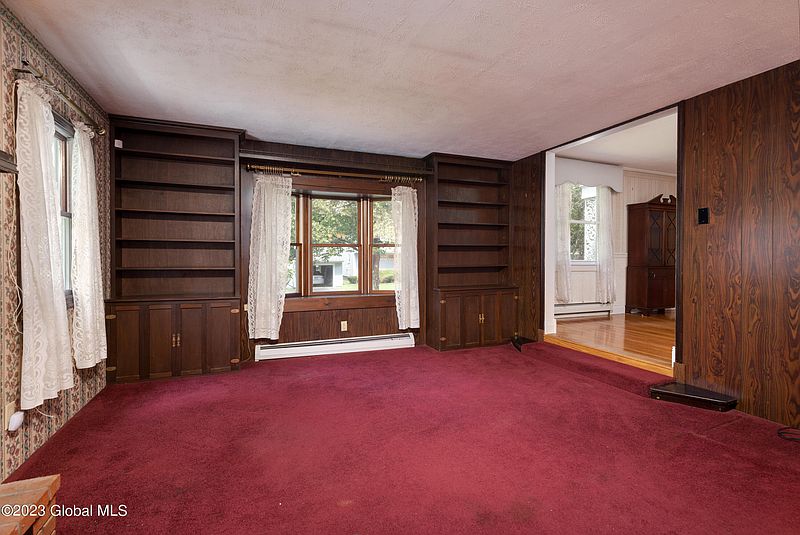 5th image of 40 MacArthur Drive