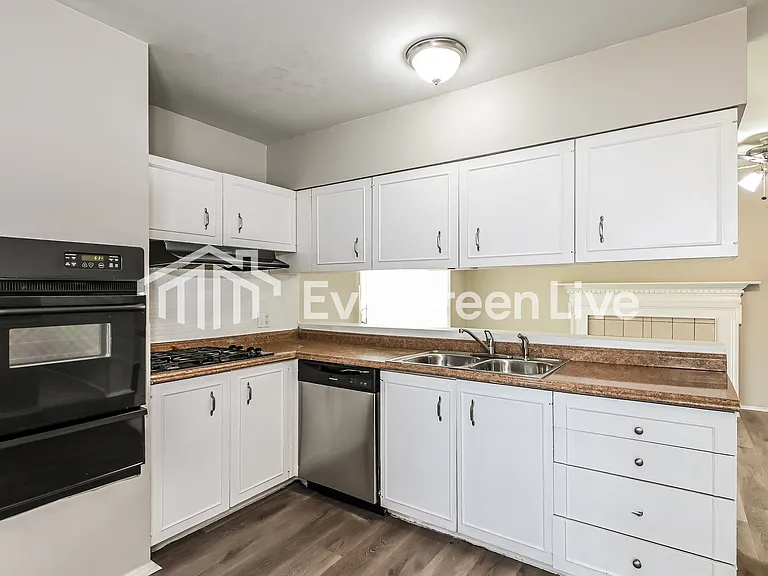 3425 Brookshire Dr — Photo 7