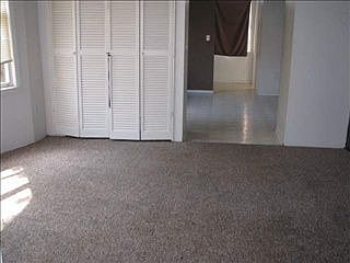 4th image of 729 W Spofford Ave