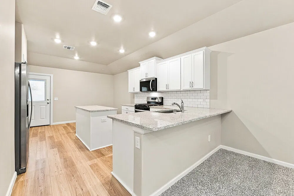 3 bed, 2.0 bath, 1286 sqft, $1,590 — Photo 4