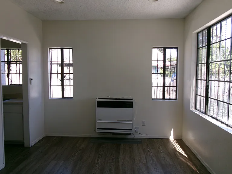1209 W 60th Pl #1209 — Photo 2