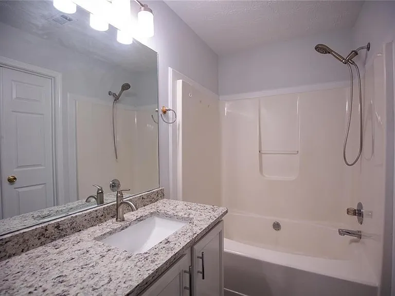 649 Kenridge Dr — Photo 25