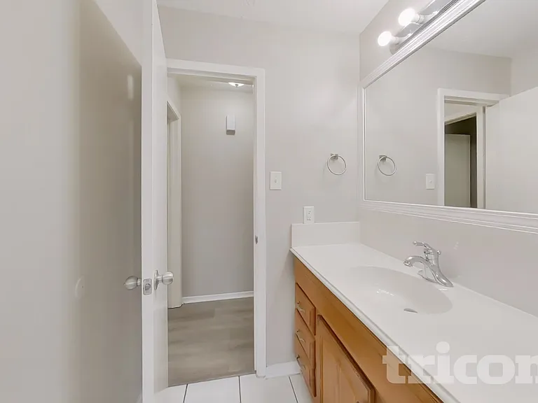 14831 Waterside Dr — Photo 15