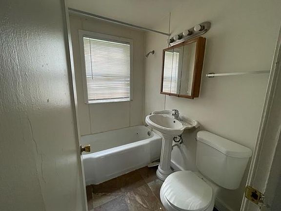 5th image of 1619 Glenn Dr