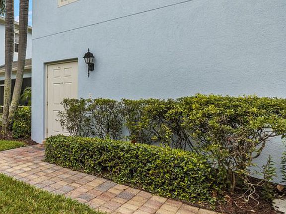 5th image of 106 Bonaire Ln