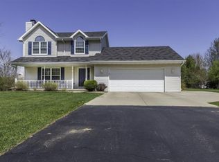 2074 Meadow Heights Trl, Green Bay, WI 54313