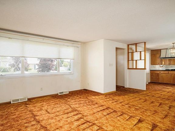 2nd image of 44 Santin Dr