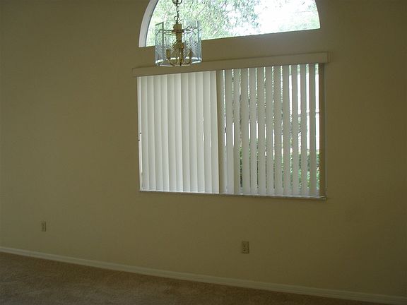 4th image of 850 NW 125th Dr