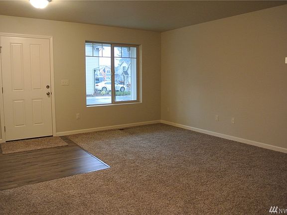 2nd image of 226 NE Tronson Cir