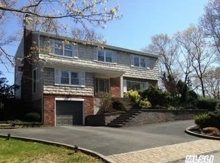 16 Ibsen Ave, Dix Hills, NY 11746