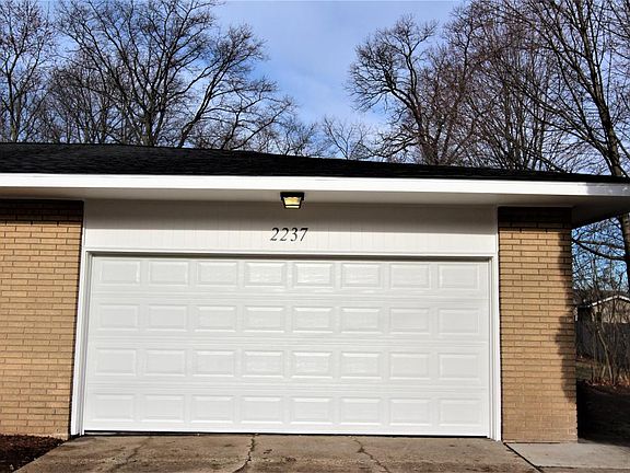 5th image of 2237 Vincent Dr