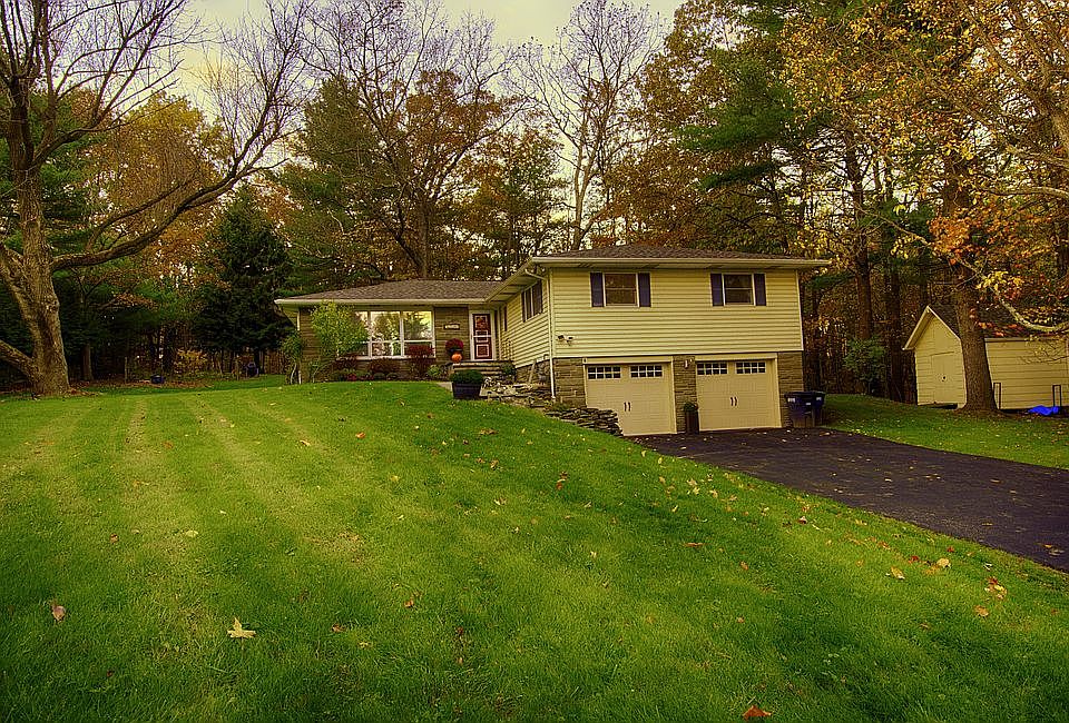 2nd image of 112 Weston Ln