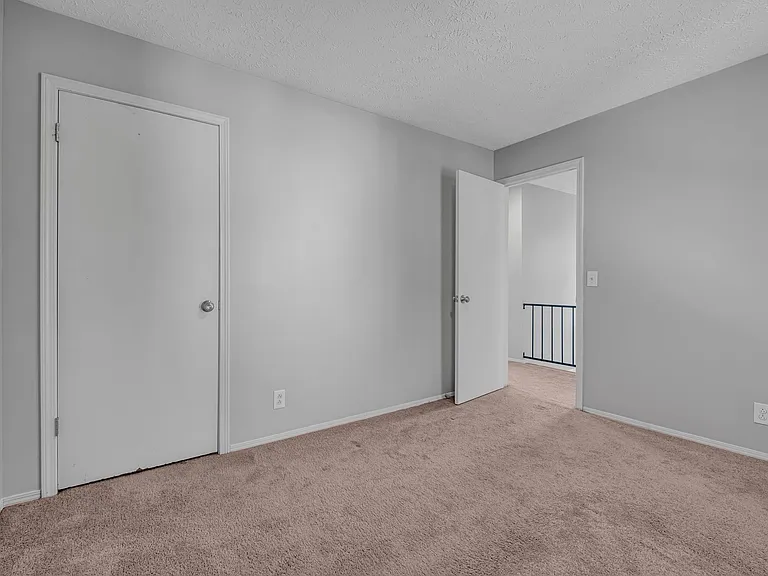 326 Nesbitt Ln — Photo 16