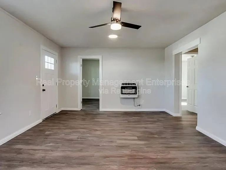 230 SE 50th St — Photo 5