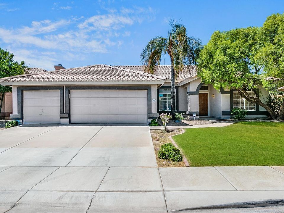3 car garage - great curb appeal