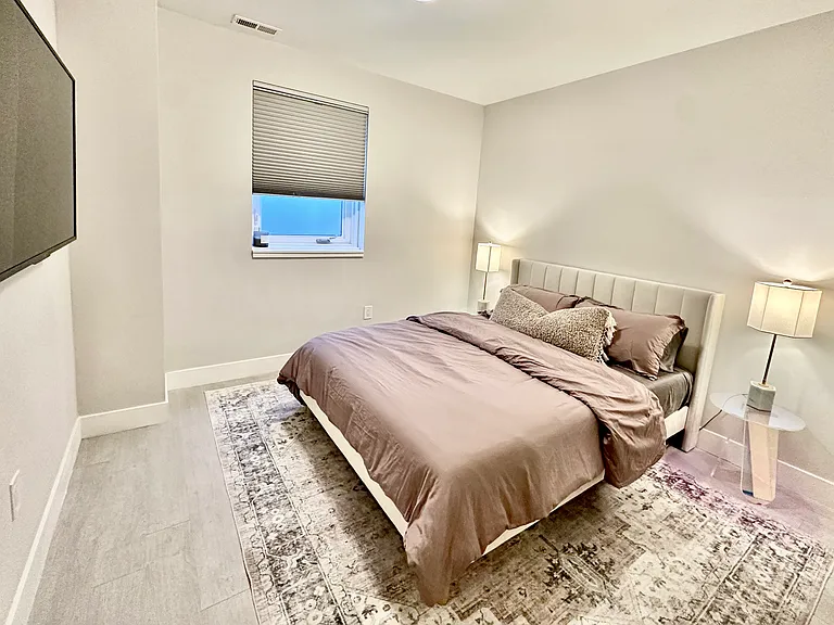 326 S Jasmine St — Photo 29